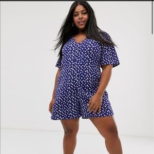 NWT Glamorous Curve relaxed romper in daisy print